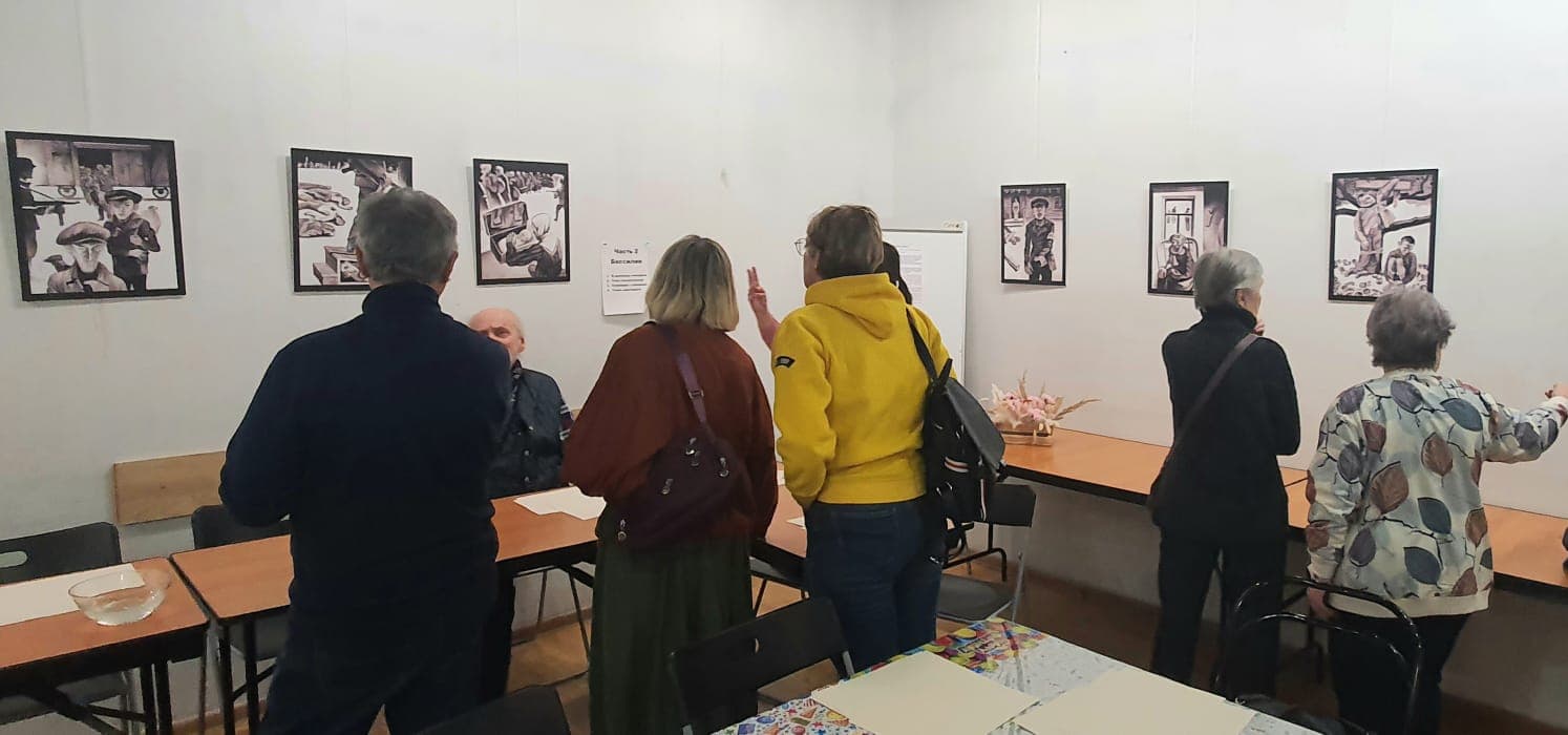 Выставка Елены Третьяковой «Непионерские лагеря», посвященная Шоа, открылась в Москве