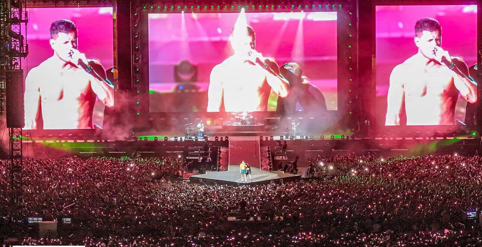 «Тель-Авив, мы любим тебя!». Imagine Dragons выступили с аншлагом в парке ха-Яркон