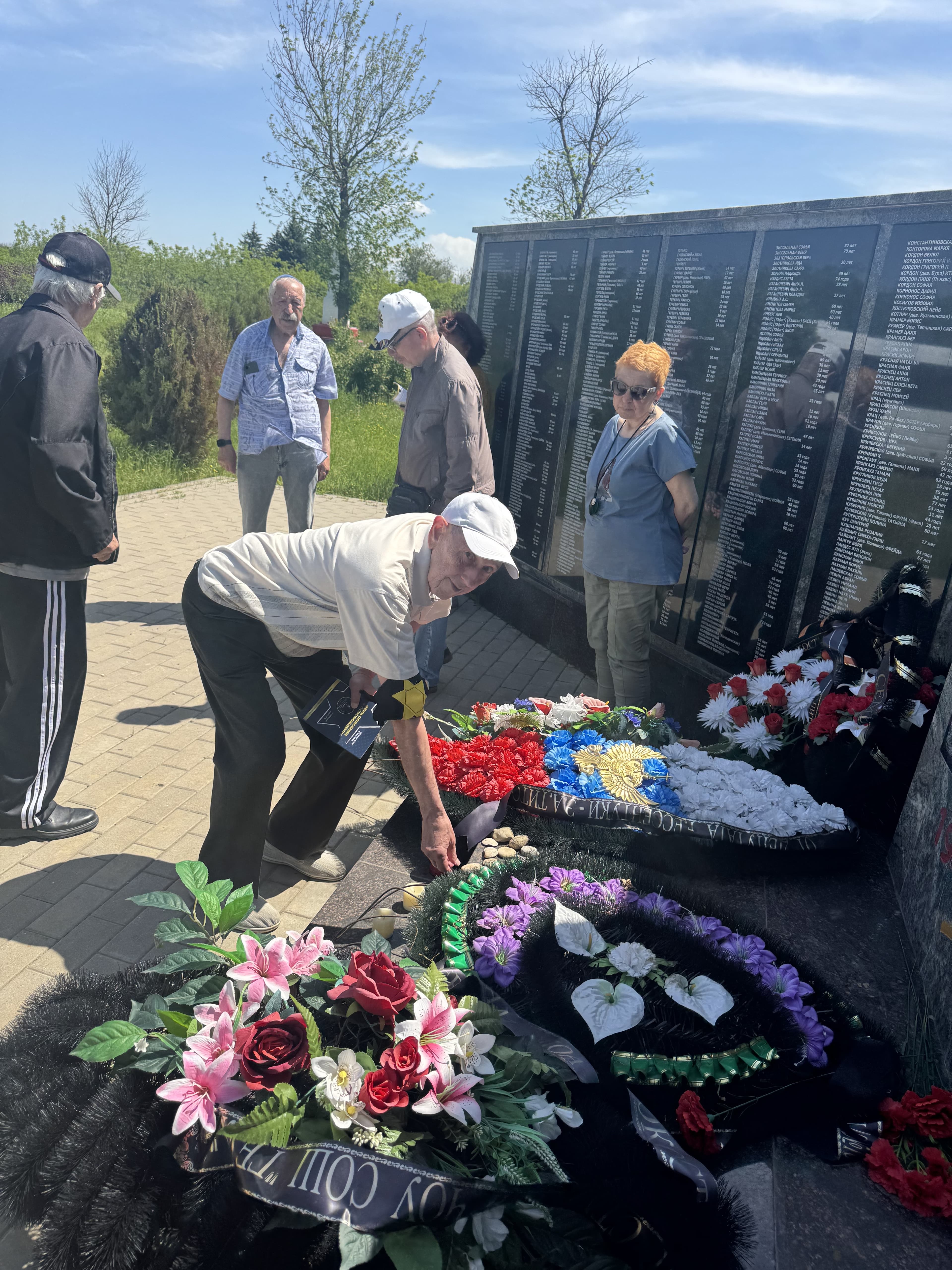 26 Ияра представители еврейской общины Пятигорска посетили мемориал жертвам Холокоста в Минводах