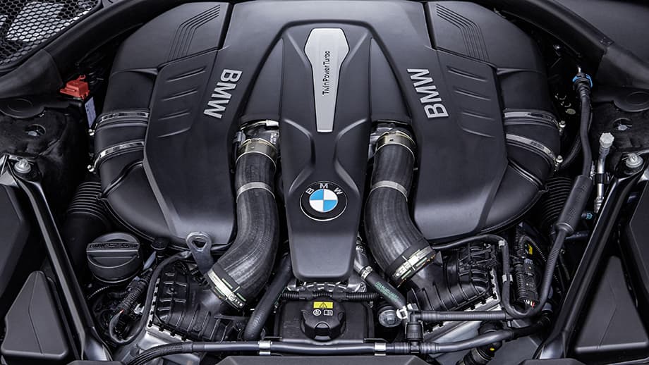 Встречаем седан BMW седьмой серии на пике эволюции