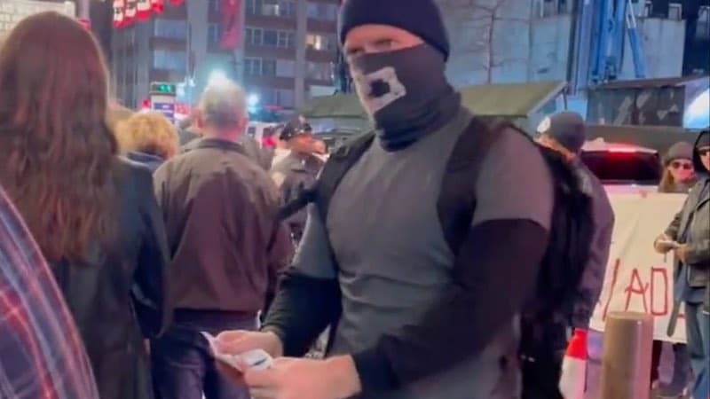 Неонацисты попытались сорвать на Бродвее премьеру спектакля о линчевании еврея