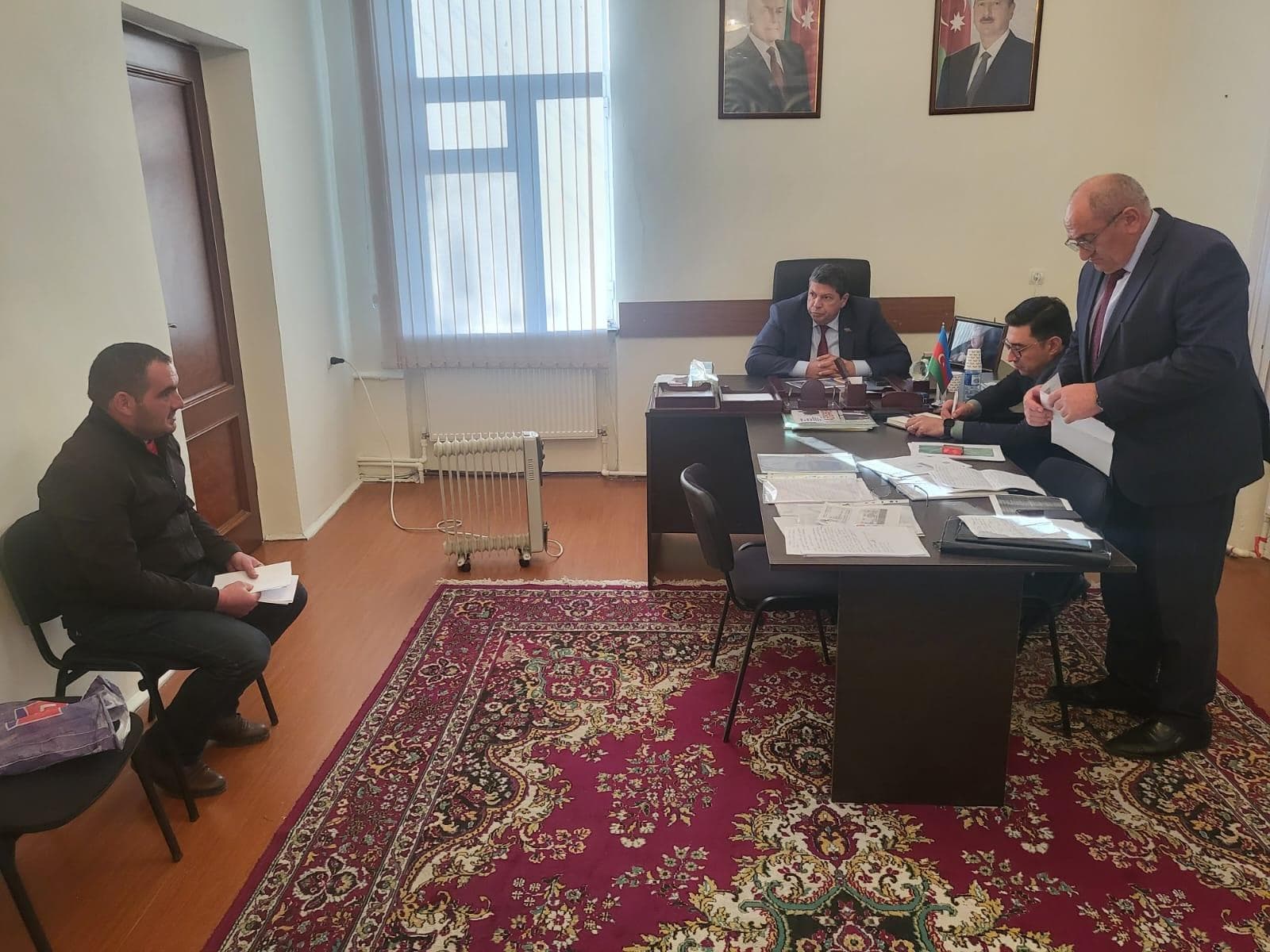 Депутат Милли Меджлиса Анатолий Рафаилов провел в Губе прием граждан и почтил память шехидов