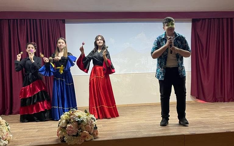 Международный женский день отметили в пятигорской школе «Геула»