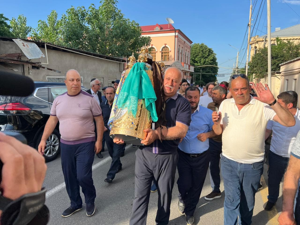 В синагогу Красной Слободы внесли свиток Торы