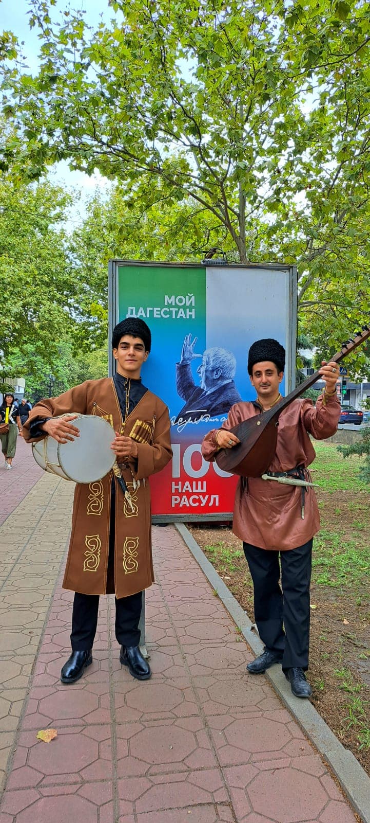 Горско-еврейский театр Дербента принял участие в фестивале к 100-летию Расула Гамзатова