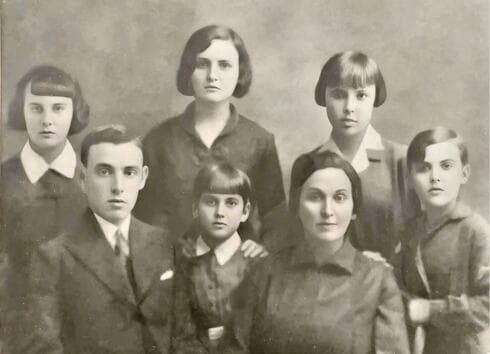 Скрытые героини: как молодые еврейские женщины боролись с нацистами