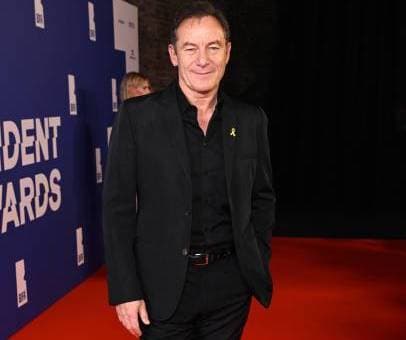 Джейсон Айзекс пришел на церемонию British Independent Film Awards с желтой лентой заложника