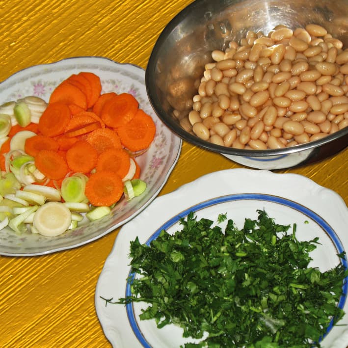 Куриный суп с белой фасолью