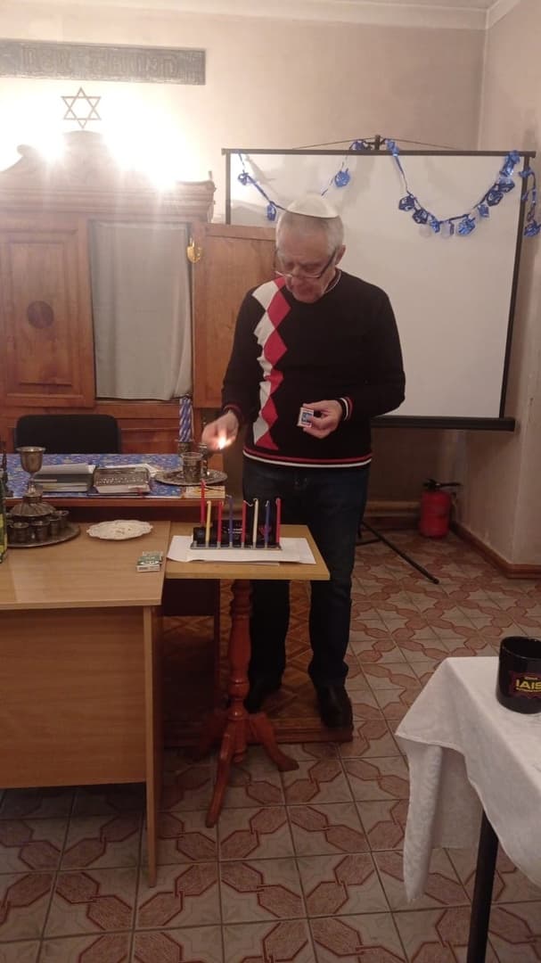 Седьмая свеча Хануки в симферопольской синагоге «Нер Томид»