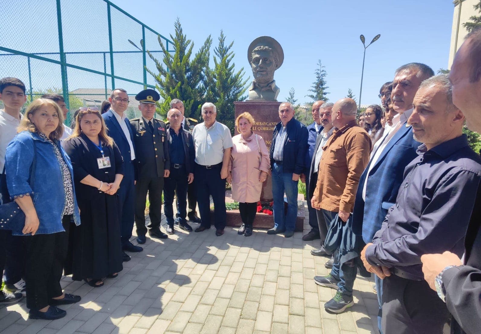 Вечная память герою: школьное мероприятие в честь Альберта Агарунова в Баку
