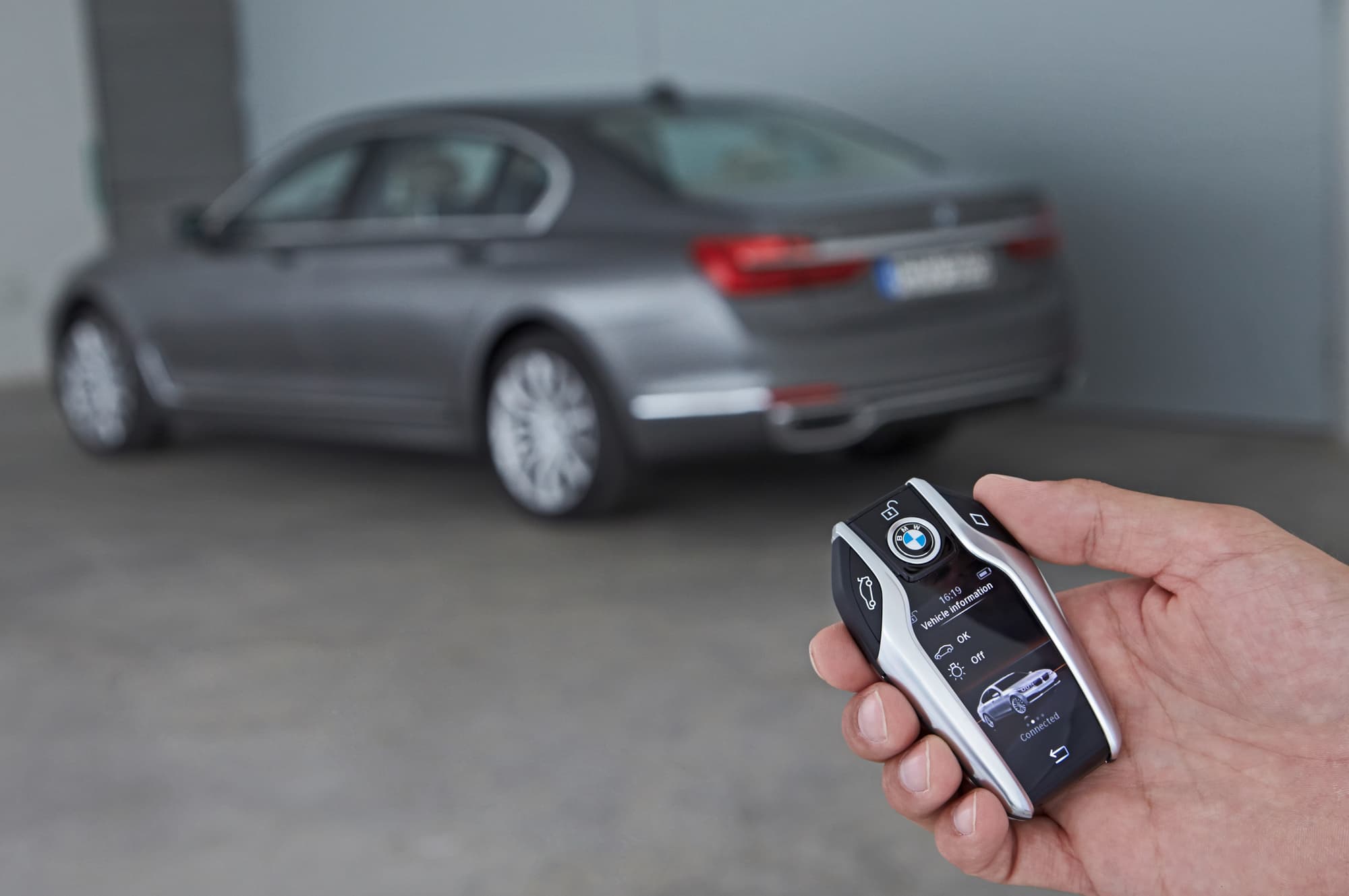 Встречаем седан BMW седьмой серии на пике эволюции