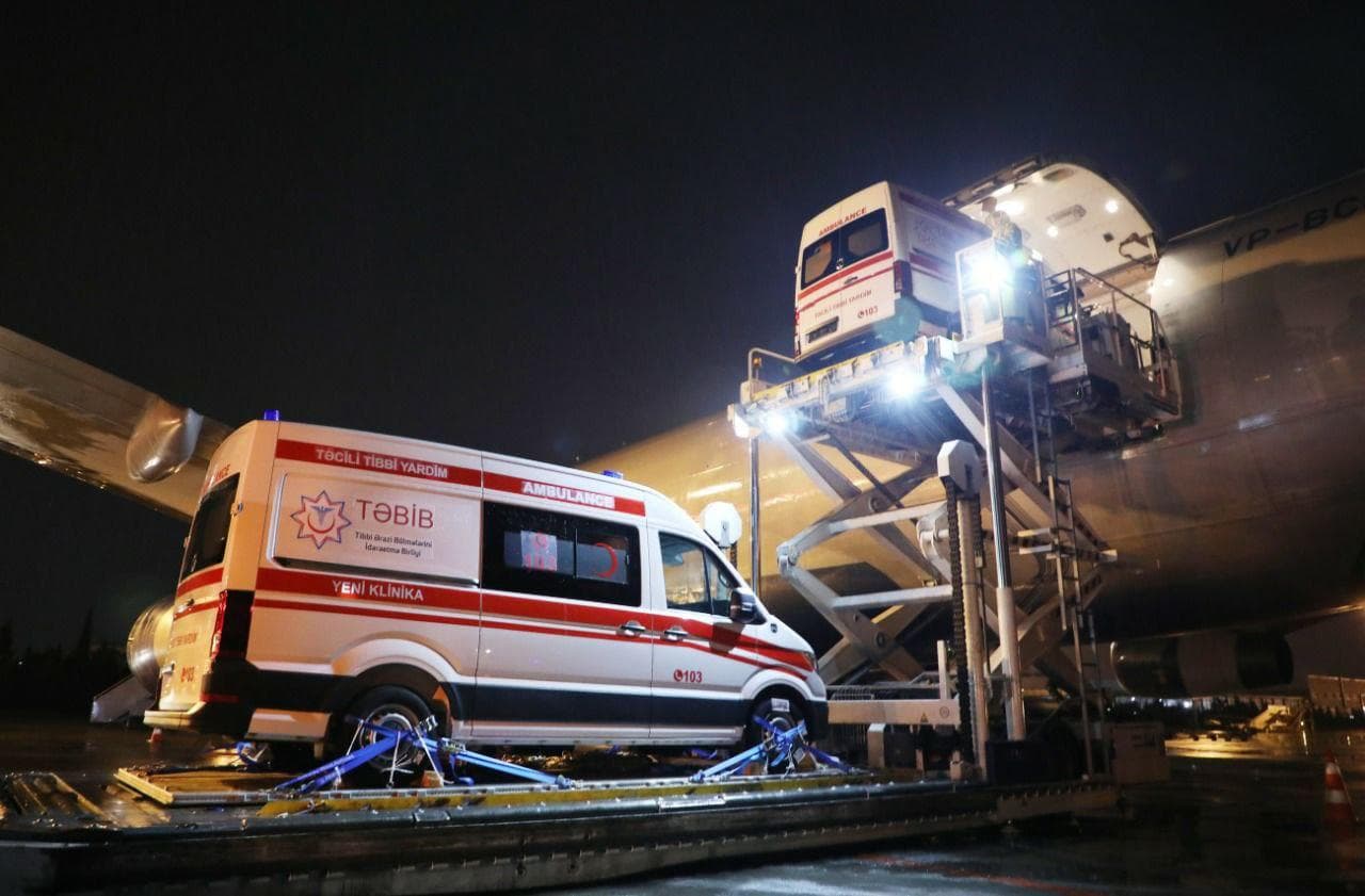 Азербайджан благодарит Года Нисанова за подаренные машины скорой помощи