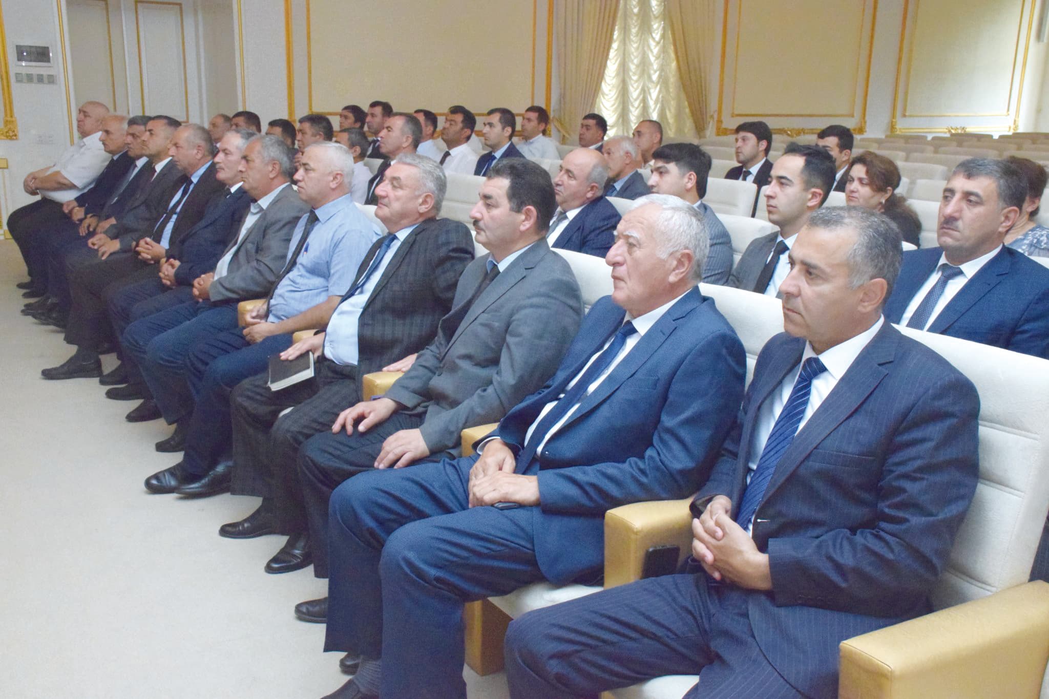 Представитель главы Губинского районного исполнительного комитета в Красной Слободе Тельман Мухаилов награжден почетной грамотой
