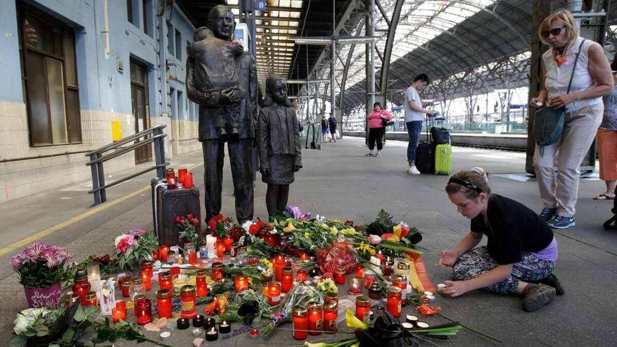 Прага назвала улицу в честь организатора «Киндертранспорта» сэра Николаса Уинтона