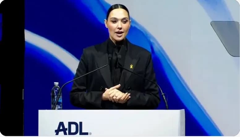 Дэвид Швиммер призвал Голливуд решительно противостоять антисемитизму