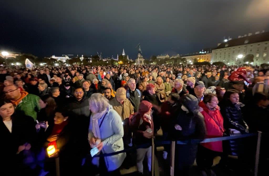 В Вене 20 тысяч человек вышли на митинг против антисемитизма и в поддержку Израиля