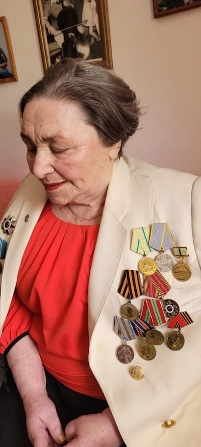 Руководство Ассоциации «АзИз» поздравило Раису Синицыну со 100-летием