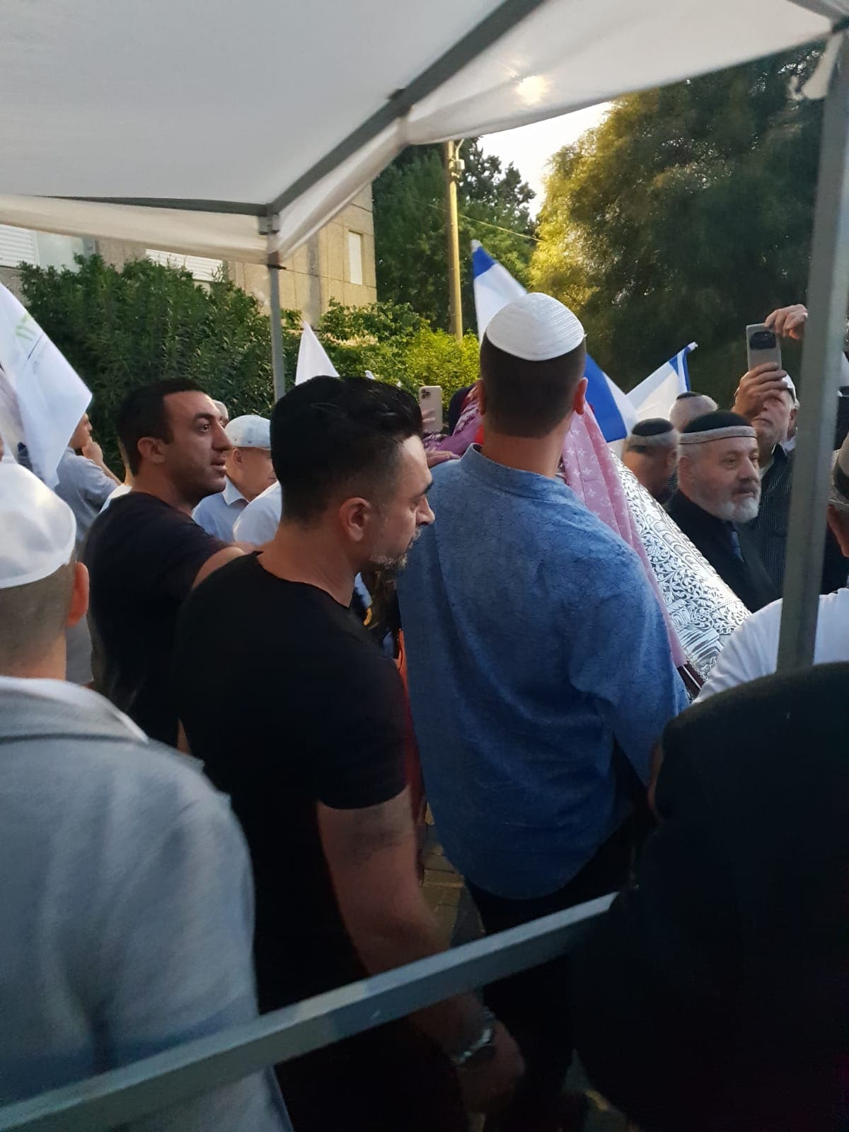 Внесение свитка Торы в кавказскую синагогу Ноф-ха-Галиль