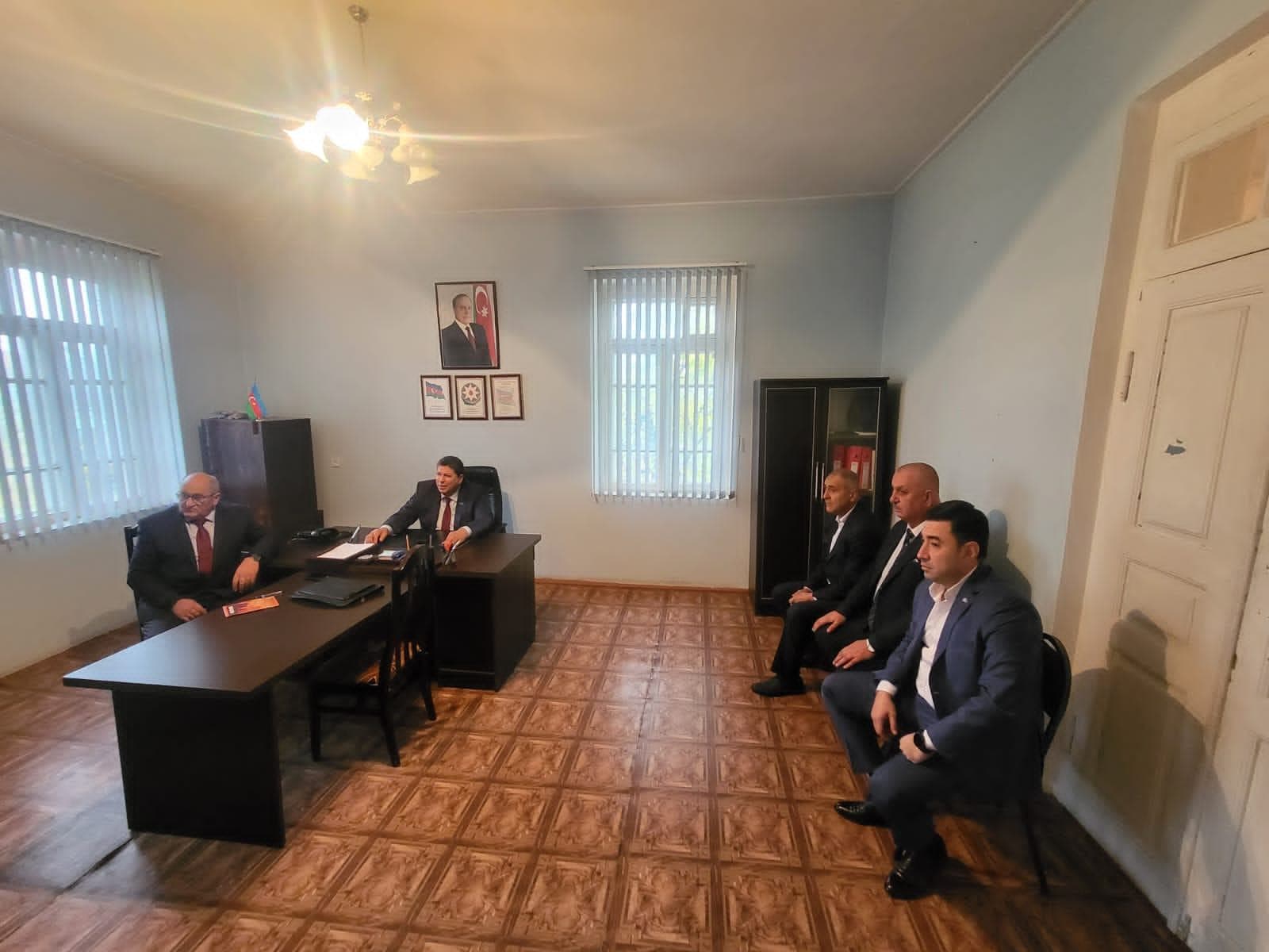 Депутат Милли Меджлиса Анатолий Рафаилов провел в Губе прием граждан и почтил память шехидов