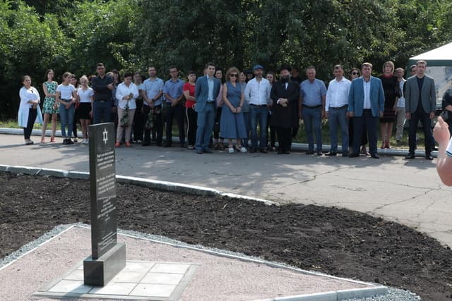 В Днепропетровской области Украины установили памятный знак жертвам Холокоста