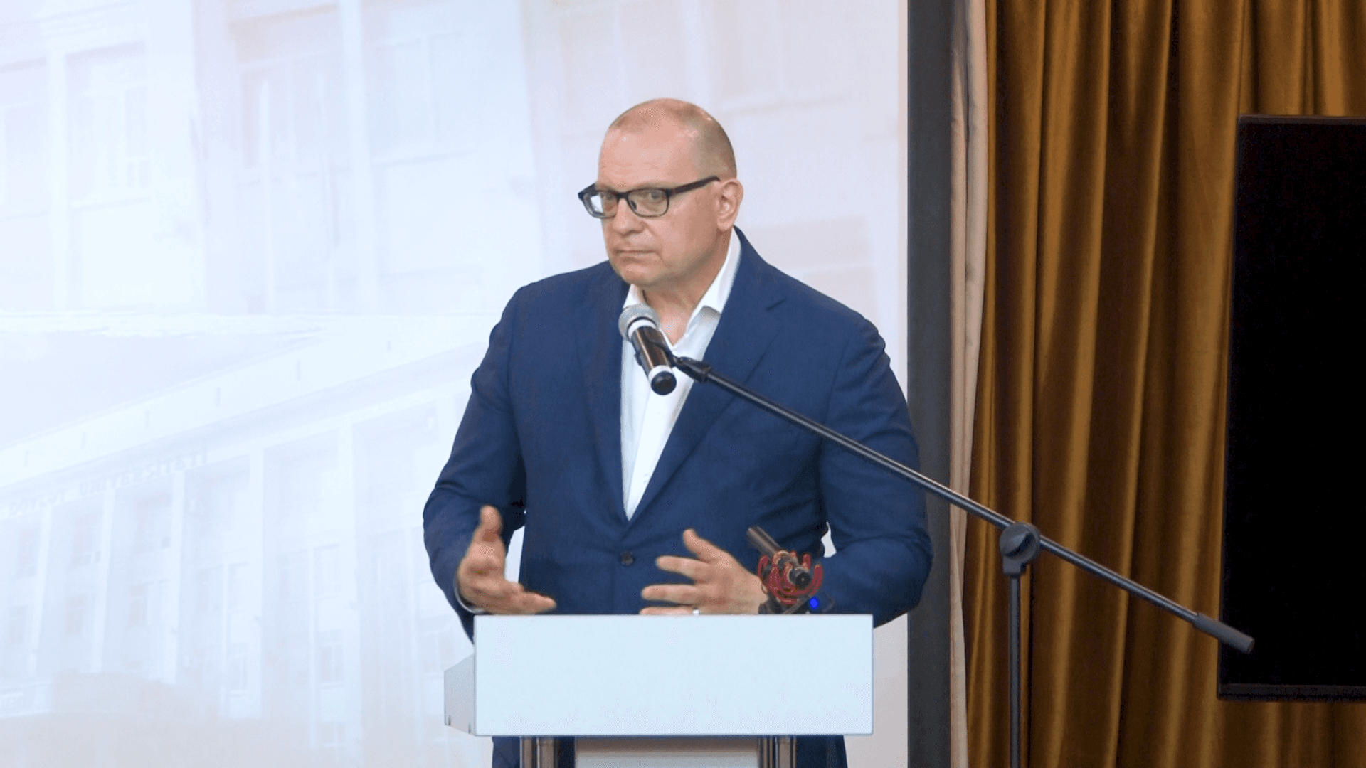 Вечер памяти журналиста и поэта Рашбила Хагаевича Захарьяева прошел в ОГЕ в Сокольниках