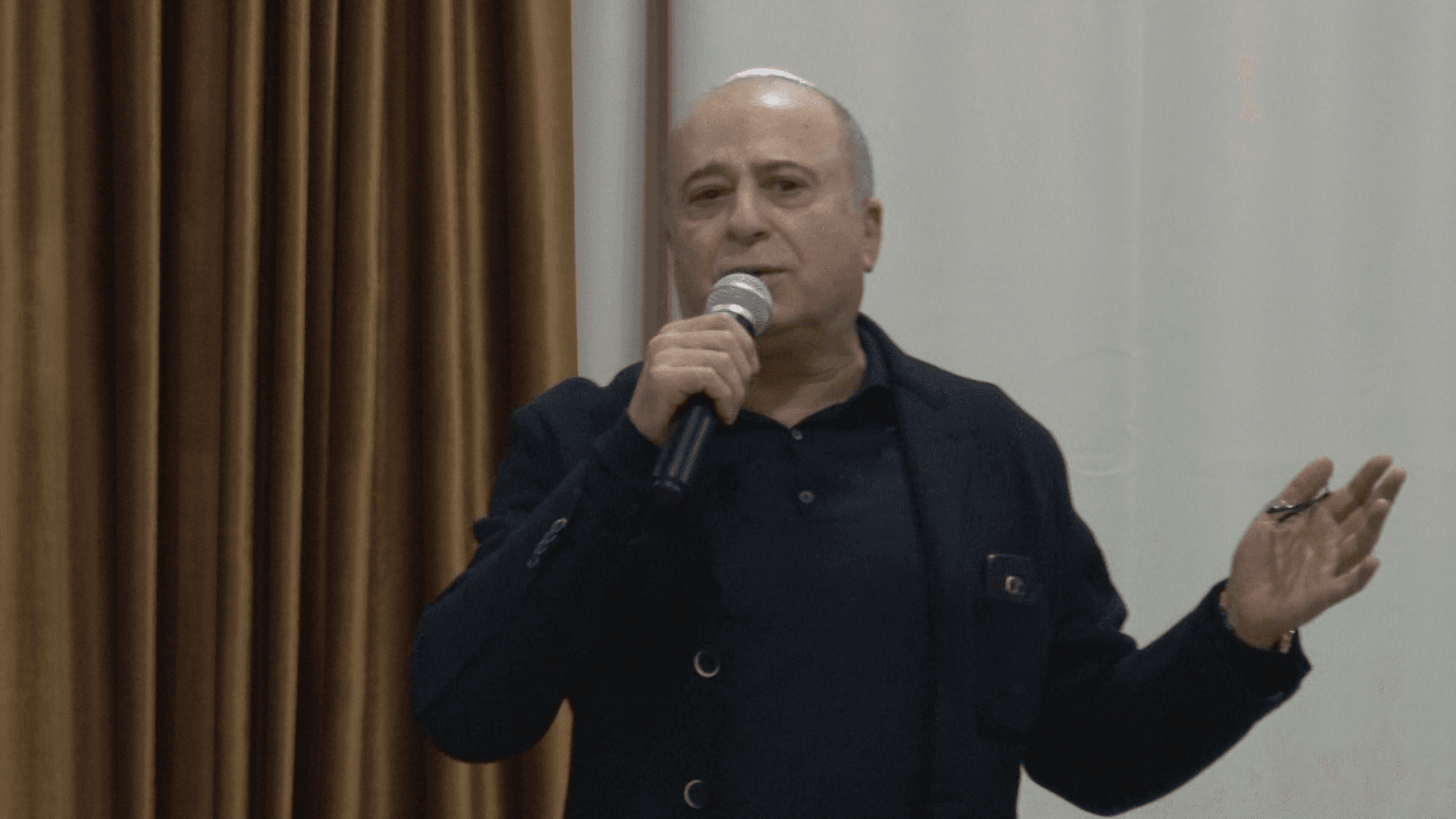 Премьера спектакля на джуури состоялась в центре ОГЕ в Сокольниках