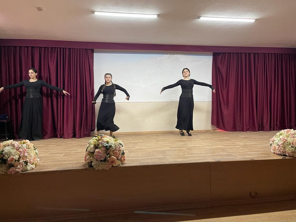 Международный женский день отметили в пятигорской школе «Геула»