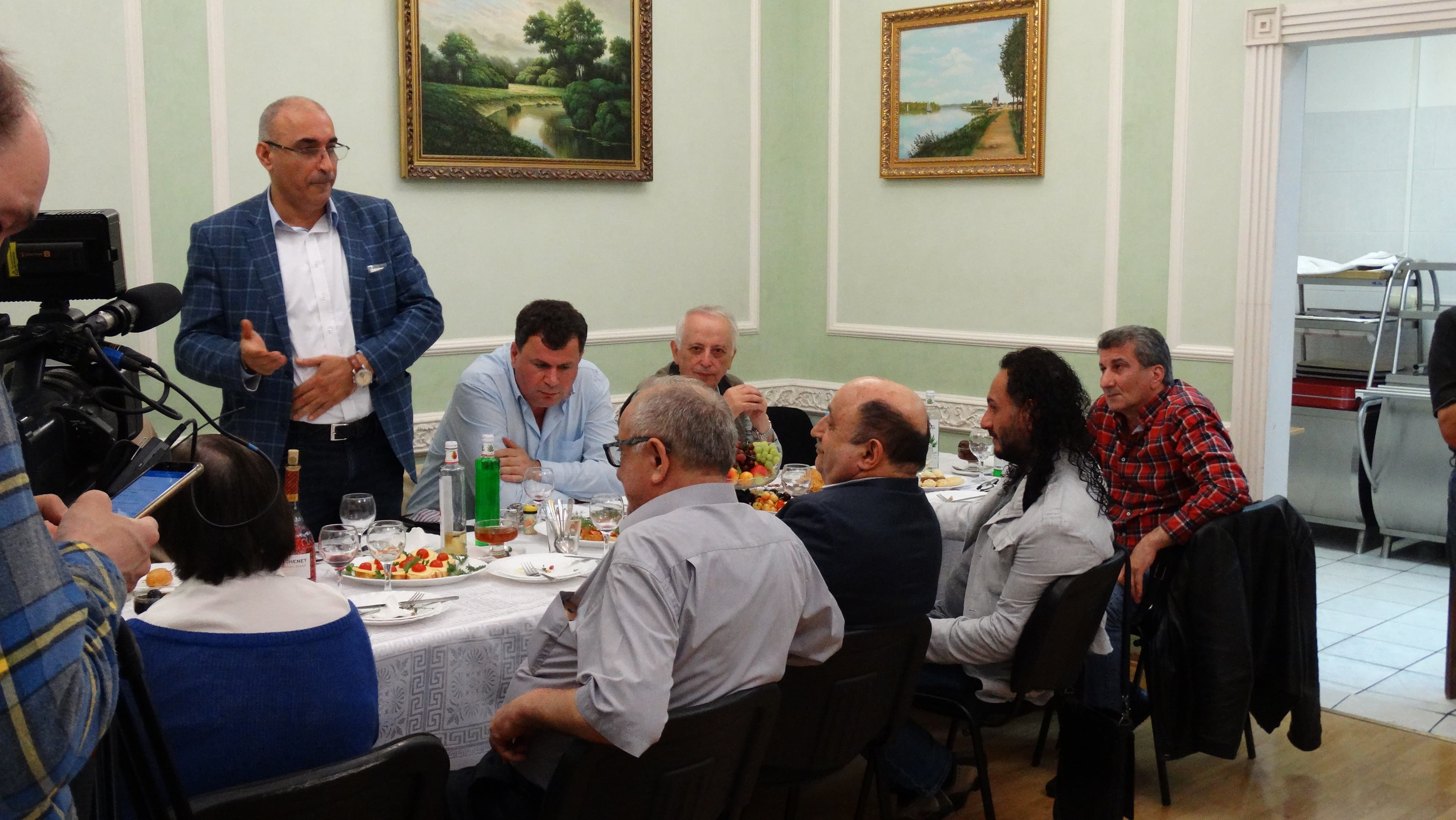 Москва: Фрида Юсуфова собирает горско-еврейскую творческую интеллигенцию