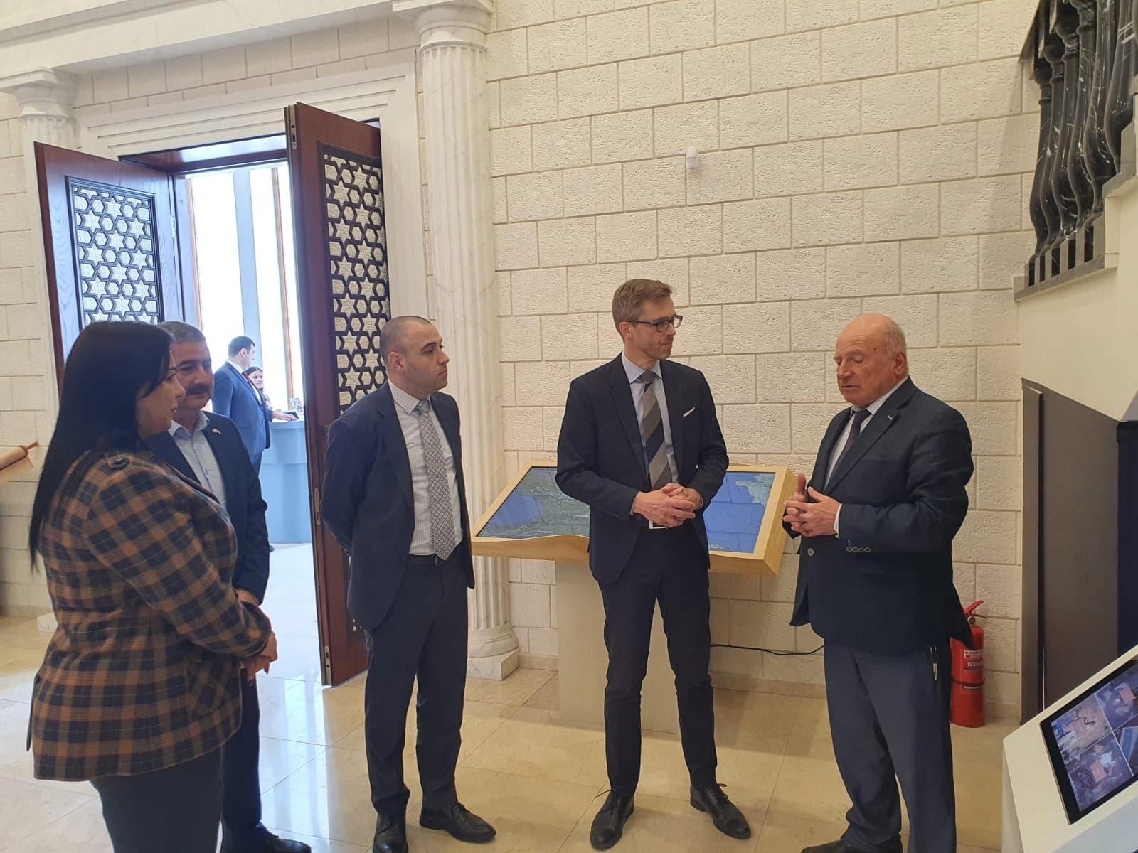 Посол Швеции посетил Музей истории горских евреев в Красной Слободе