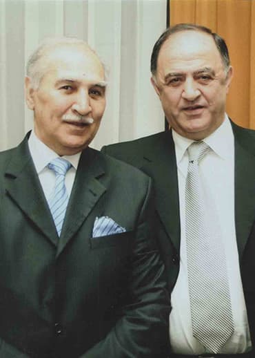 Мирзоевым Эльдару и Гамзату