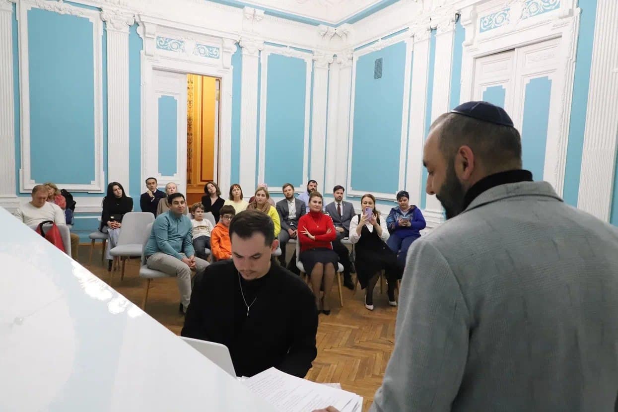 Организованная ФЕНКА выставка «Лица России. XXI век» открылась в Москве