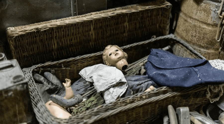 Жительница Польши передала музею Освенцима более 1000 личных вещей узников и других артефактов Холокоста