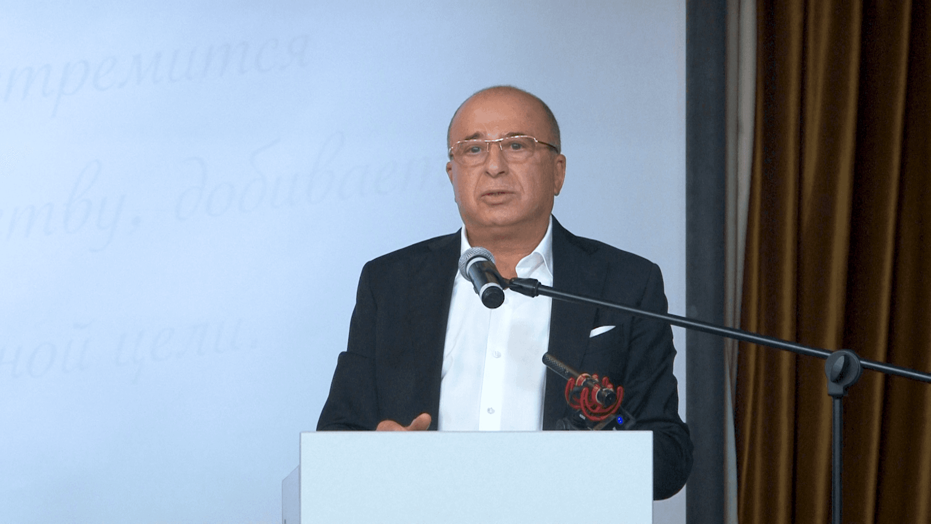 Вечер памяти журналиста и поэта Рашбила Хагаевича Захарьяева прошел в ОГЕ в Сокольниках
