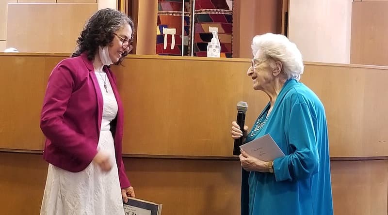 Пережившая Холокост отпраздновала свое 100-летие в синагоге Квинса