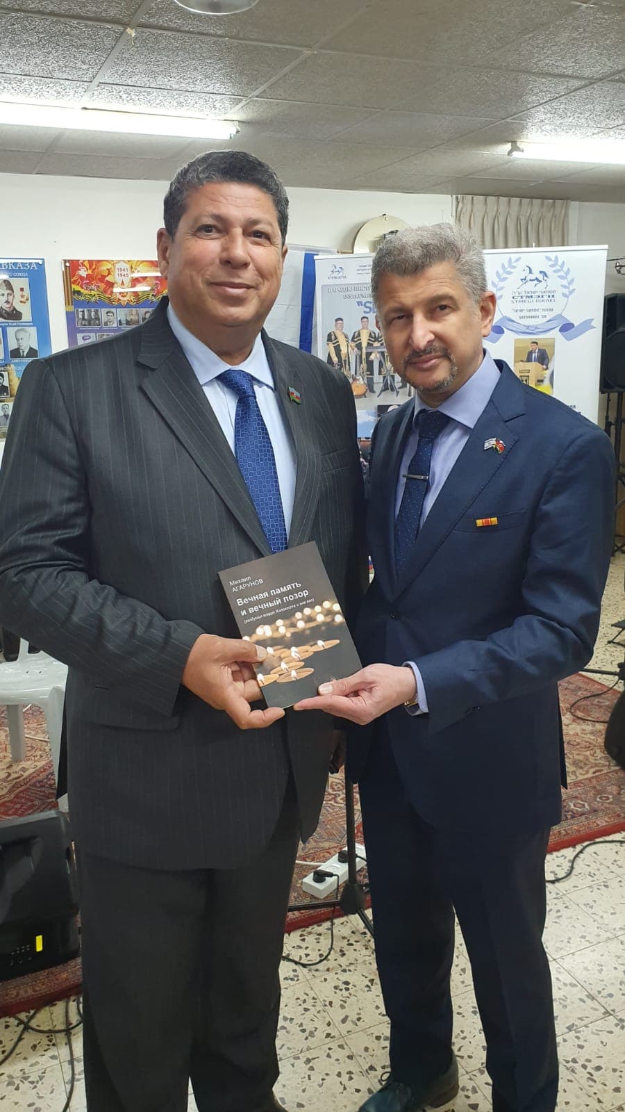 Книга Михаила Агарунова презентована депутатам Милли Меджлиса