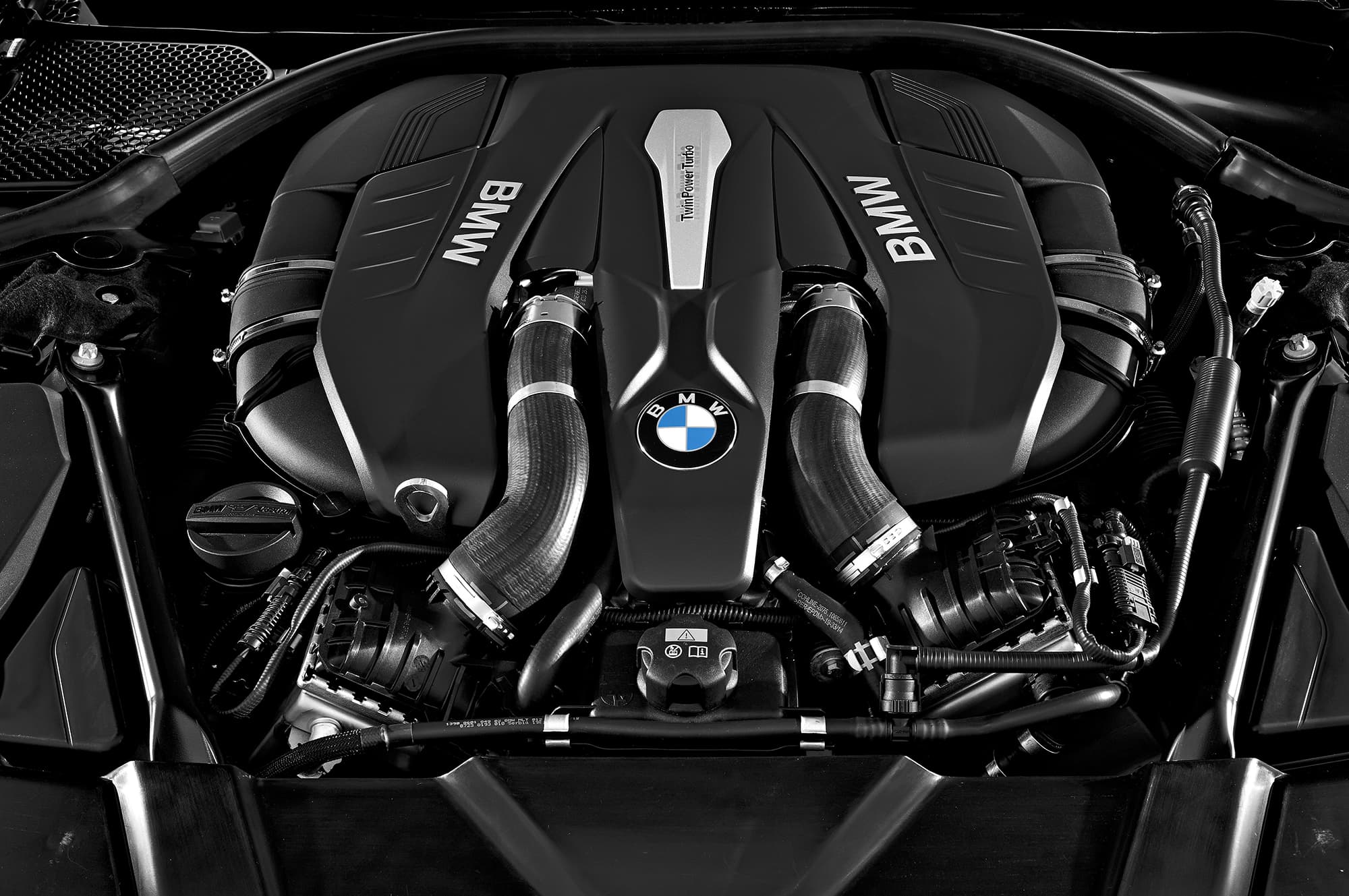 Встречаем седан BMW седьмой серии на пике эволюции