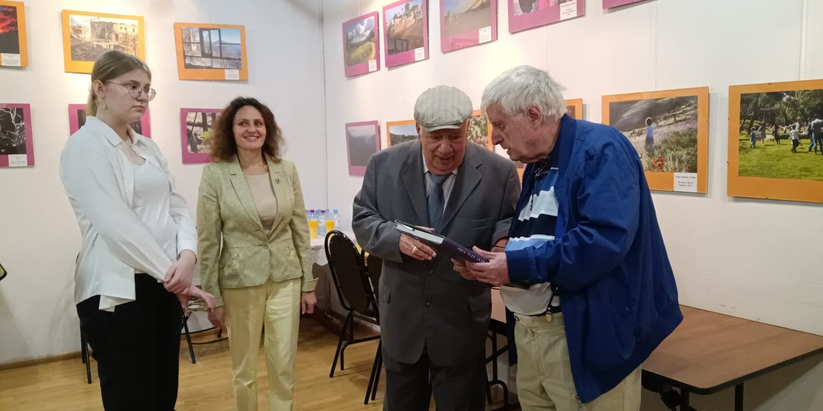 Фотовыставка «Кармель. 10 лет спустя» в Московском Еврейском общинном доме
