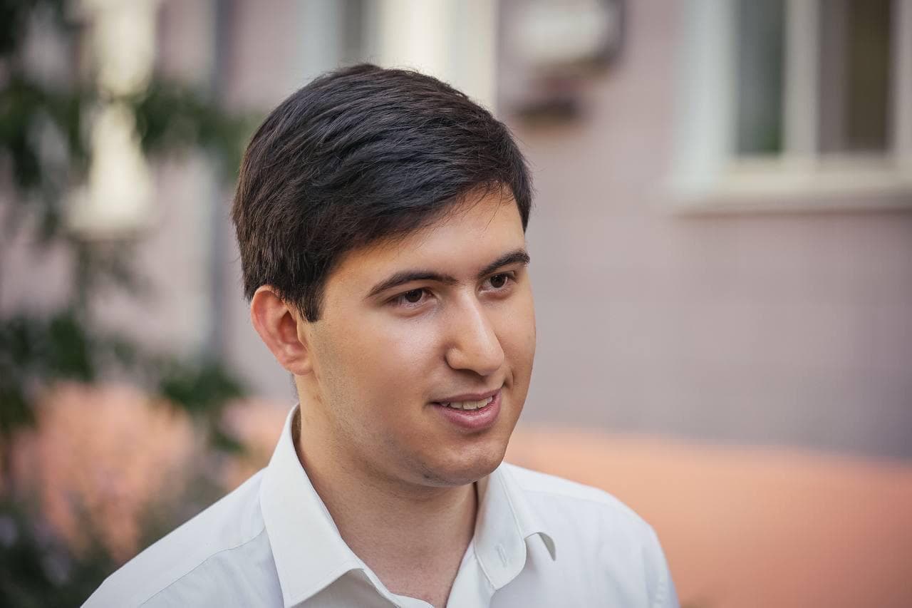 Берие Нисимова: неординарная бабушка талантливого внука