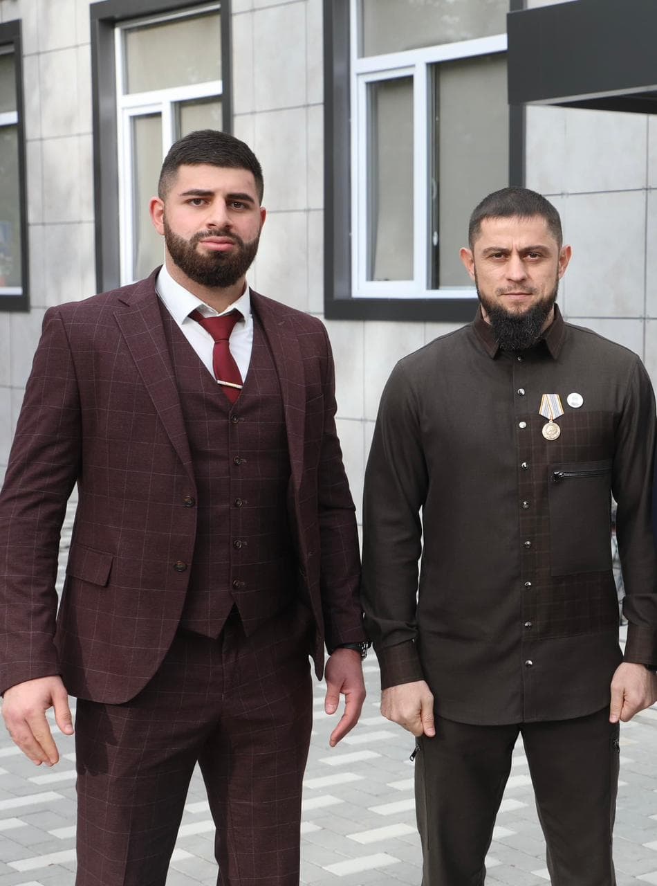 Роман Ханукаев делает мир лучше