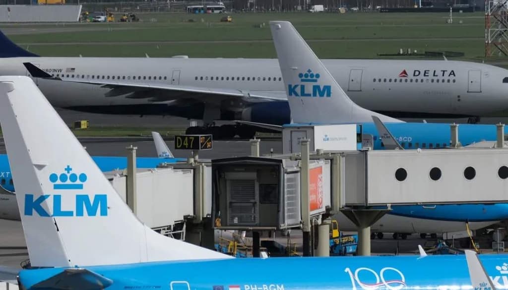 19 ортодоксальных евреек подали в суд на Delta и KLM за дискриминацию на почве антисемитизма