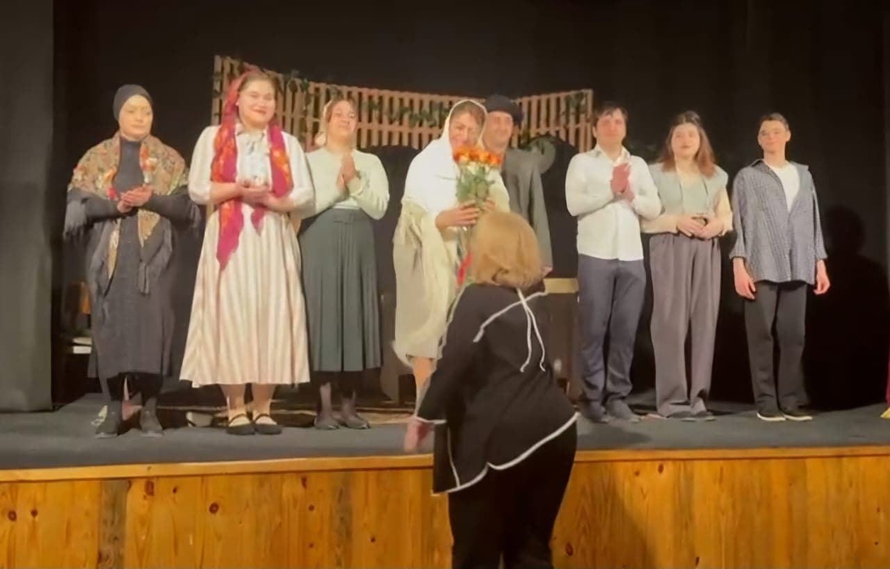 «Пешмуни Нехундеи»: премьера в Муниципальном горско-еврейском театре Дербента