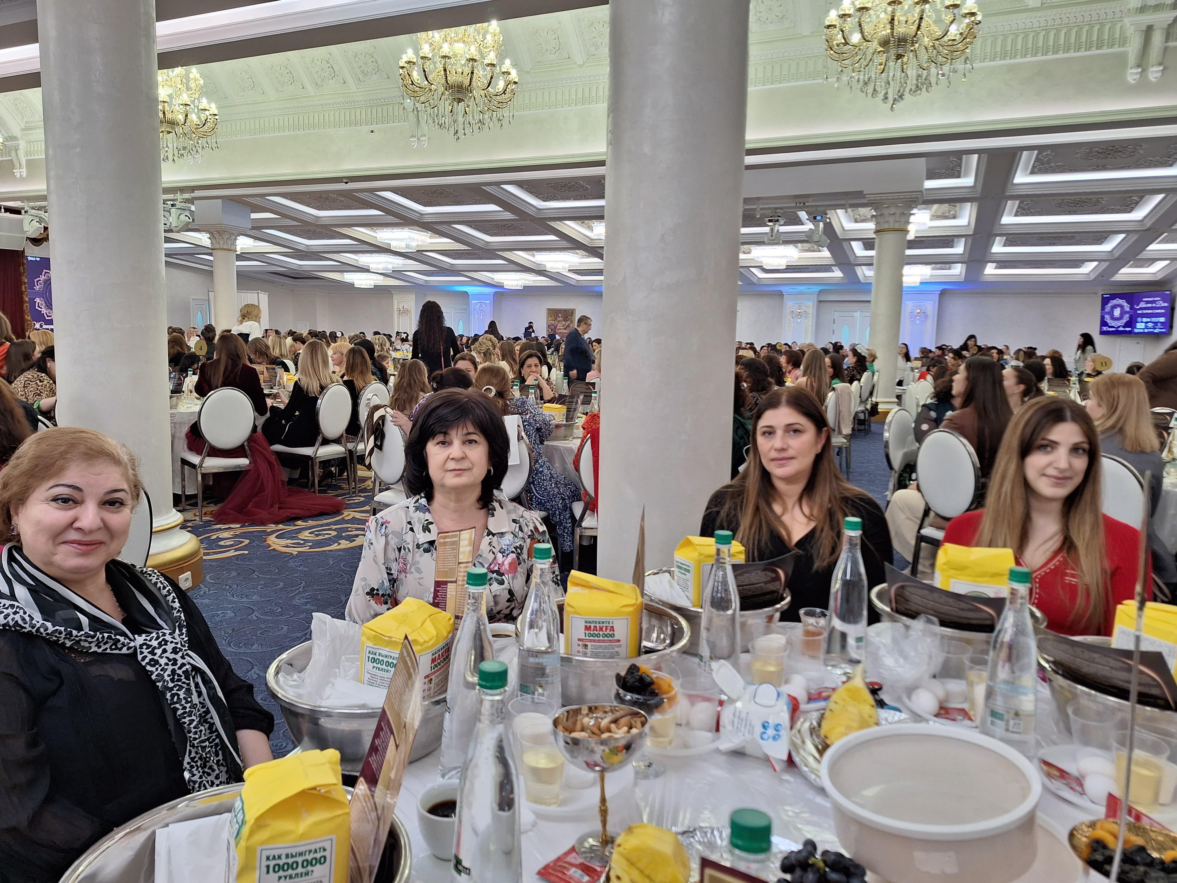 Афрашат-хала «Мама и Дочь» в честь Пурима прошли в банкетном зале Triumph Event Hall