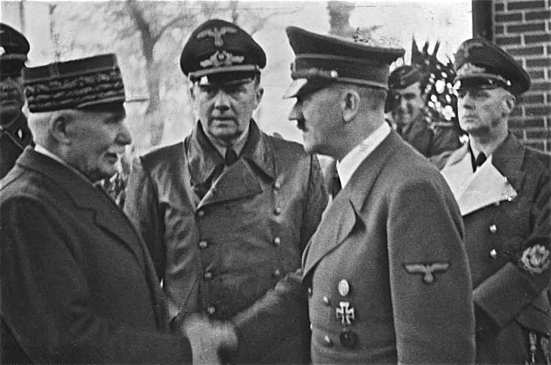 Историческую вину лидера режима Виши ставят под сомнение