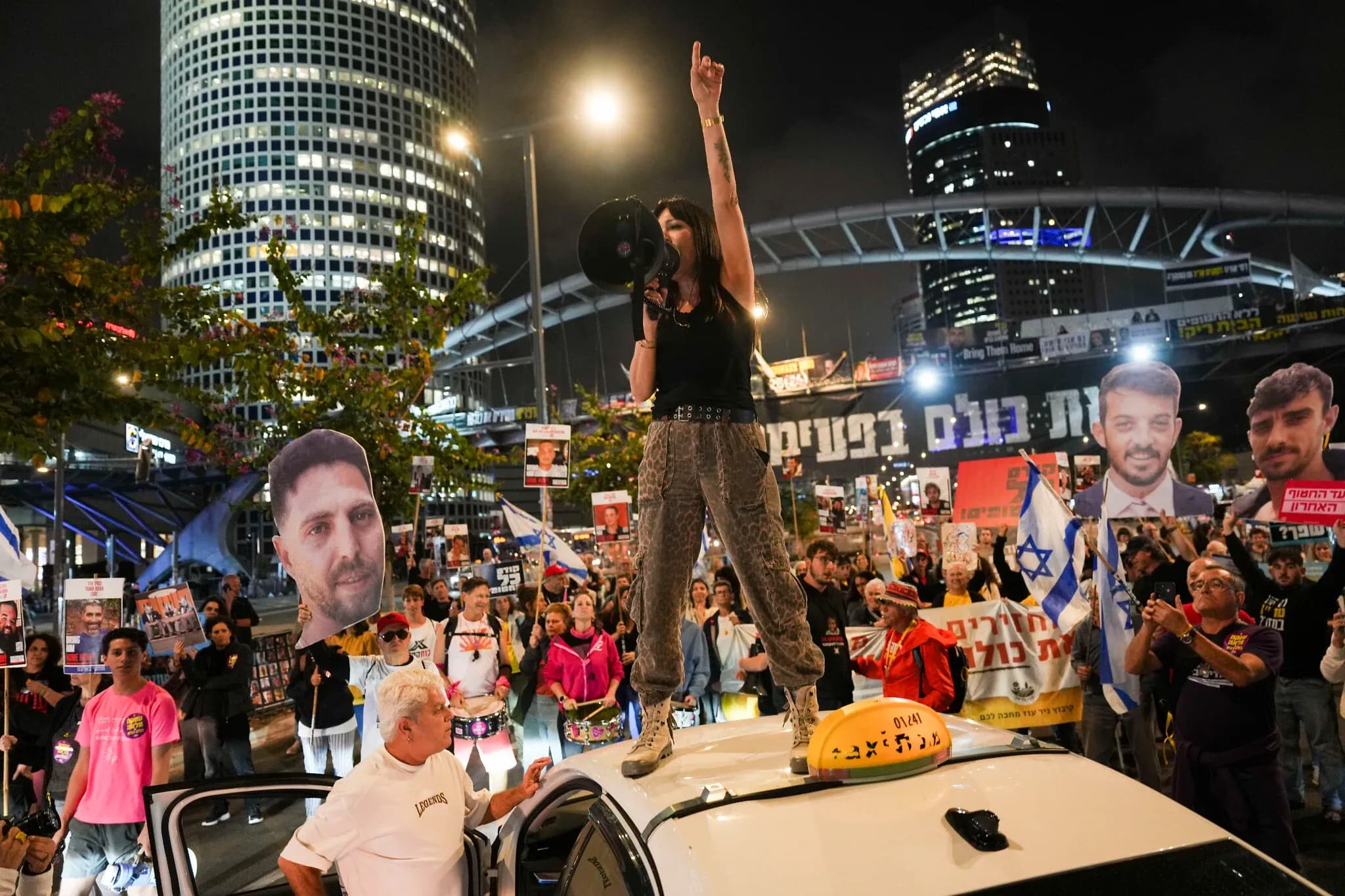 В Тель-Авиве 40 тысяч израильтян вышли на митинг протеста против увольнения главы ШАБАК