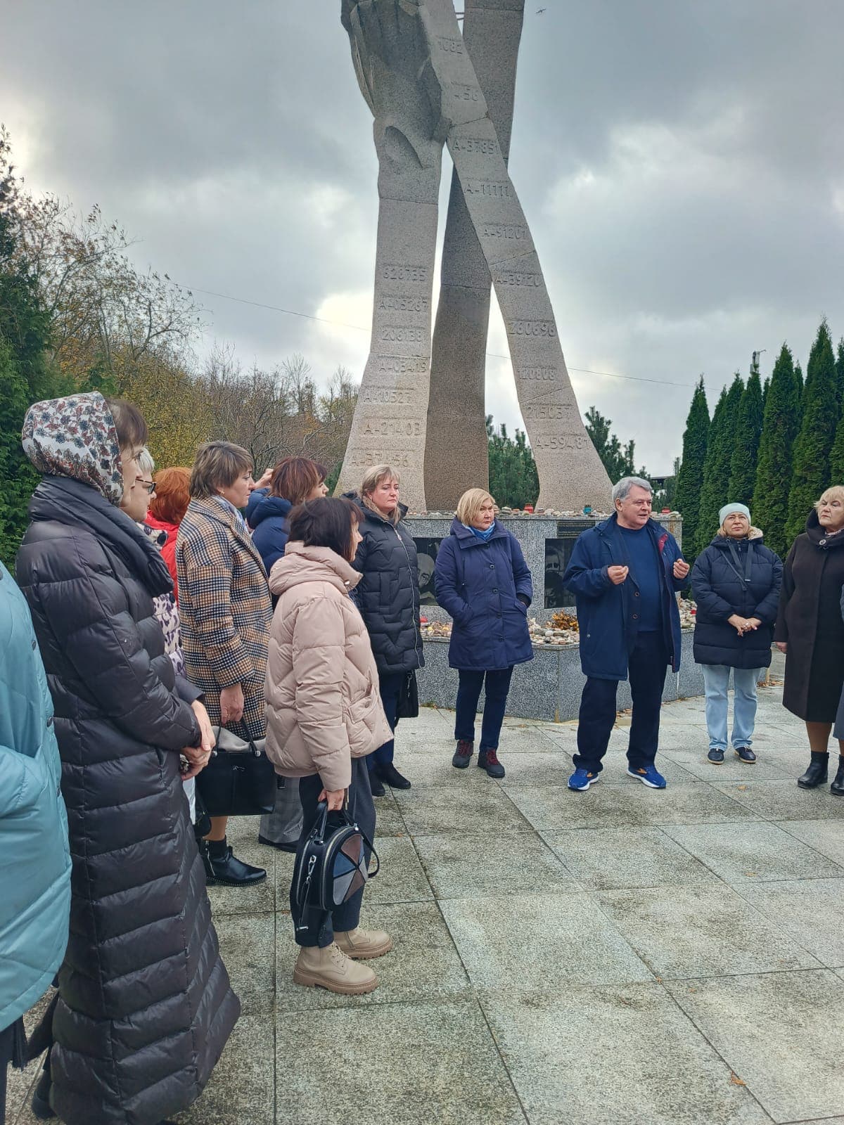 «Тяжелый песок». В Янтарном прошла мемориальная церемония памяти жертв Холокоста