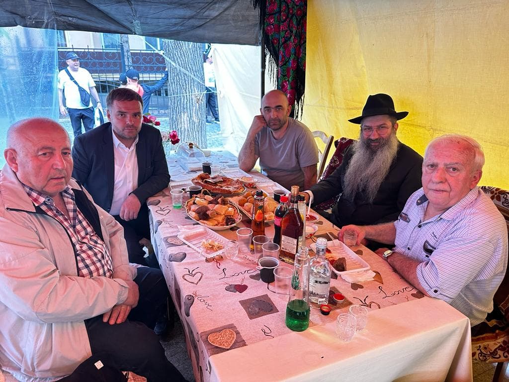 Еврейская община Кисловодска приняла участие в Параде национальностей в честь Дня России