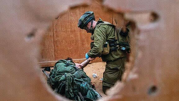 «Я был там, чтобы запечатлеть войну». Боевой фотограф ЦАХАЛа снова учится ходить