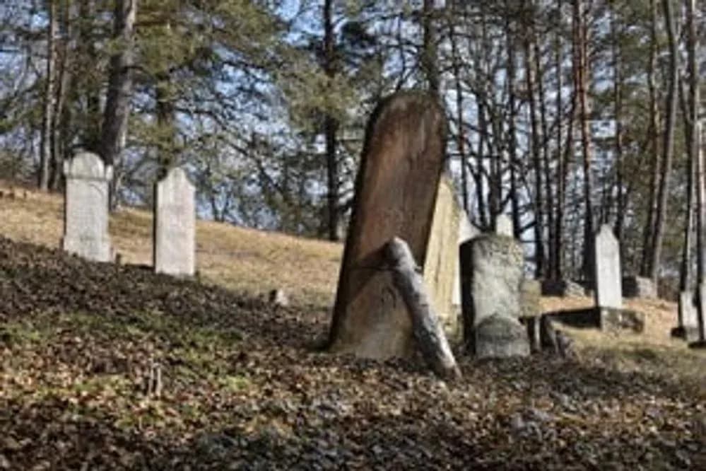 В Словакии осквернено еврейское кладбище