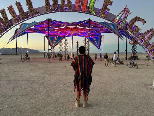 Burning Man воздает дань памяти жертвам нападения ХАМАС на фестиваль Nova