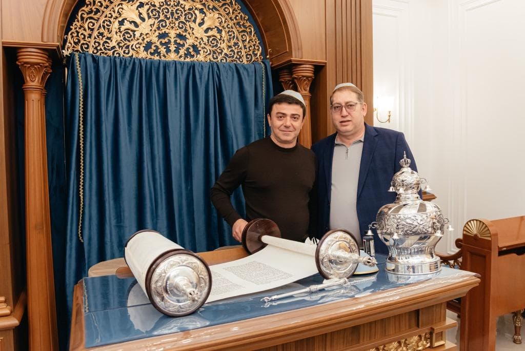 В новую синагогу на северо-западе Москве внесен свиток Торы